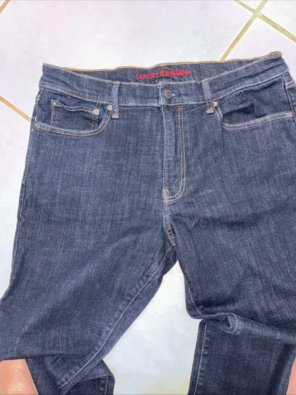 Lucky Brand 410 Athletic Straight Jeans Mens 34x30 Blue Dark Wash Denim